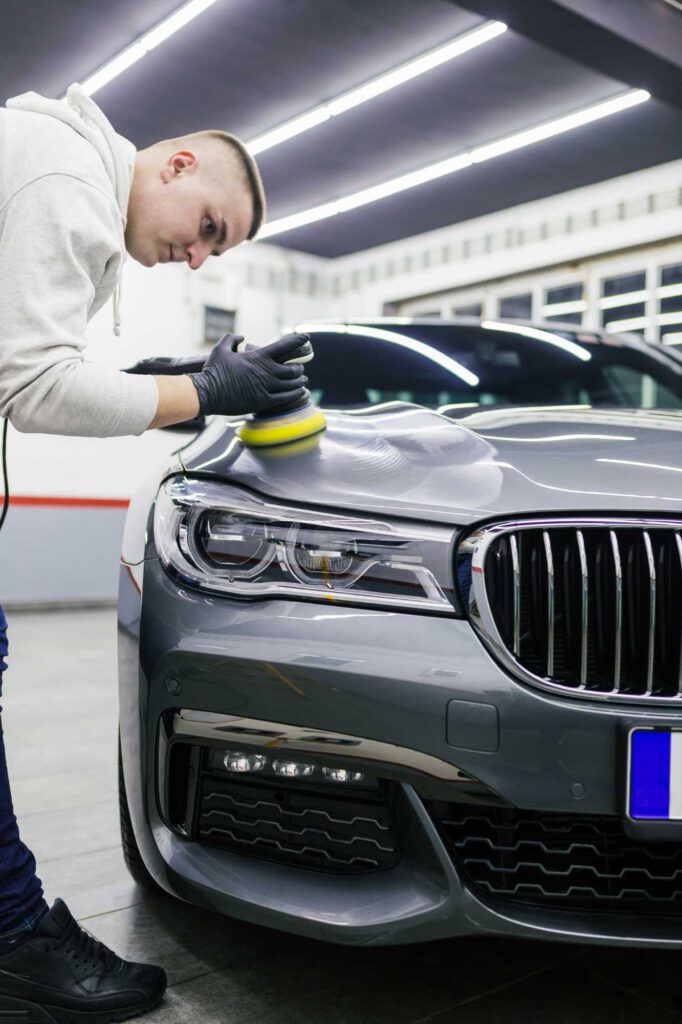 Autoaufbereitung in Düsseldorf Motorhaube polieren